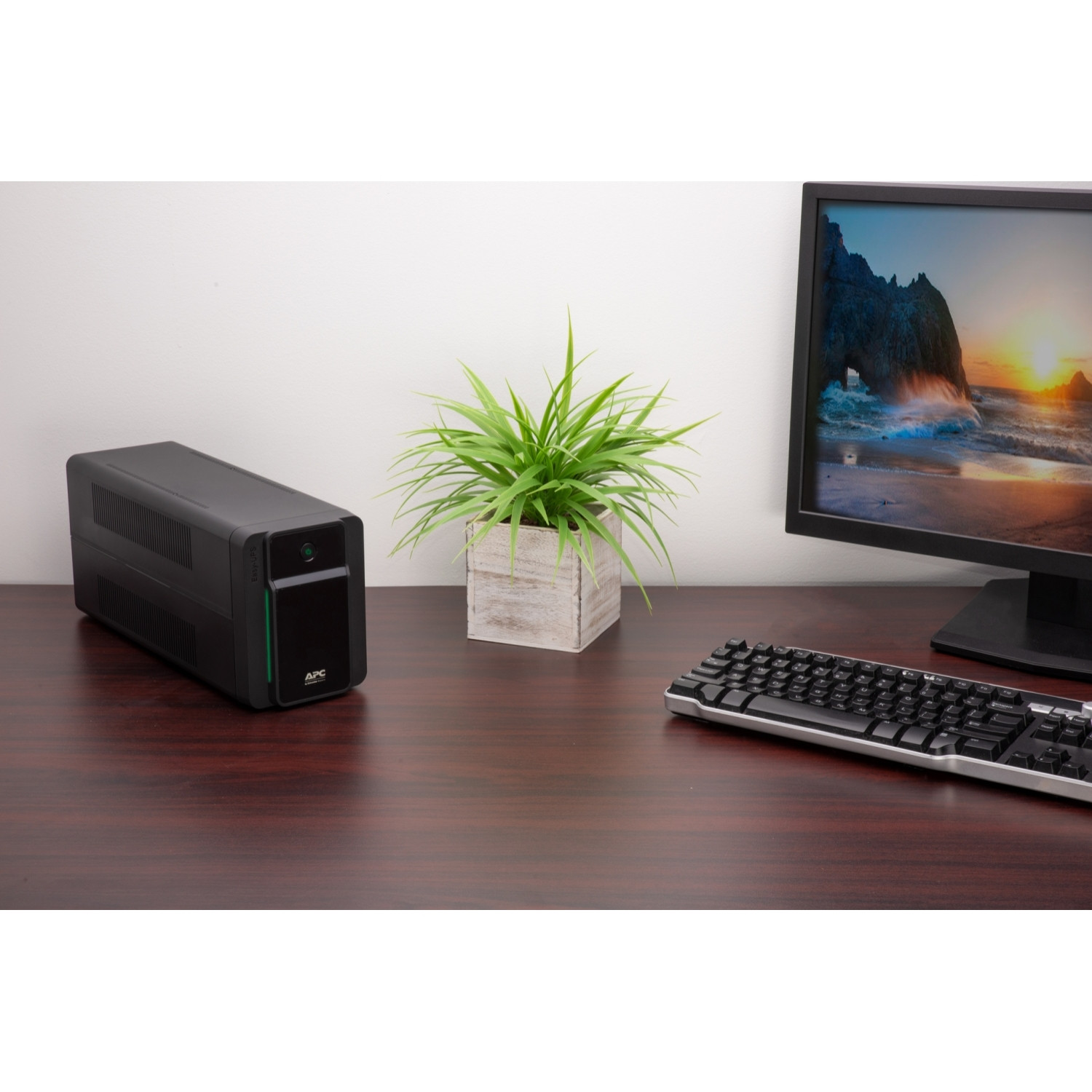 Onduleur 1200VA APC Easy UPS BVX – line-interactive – , 230V – Prises IEC