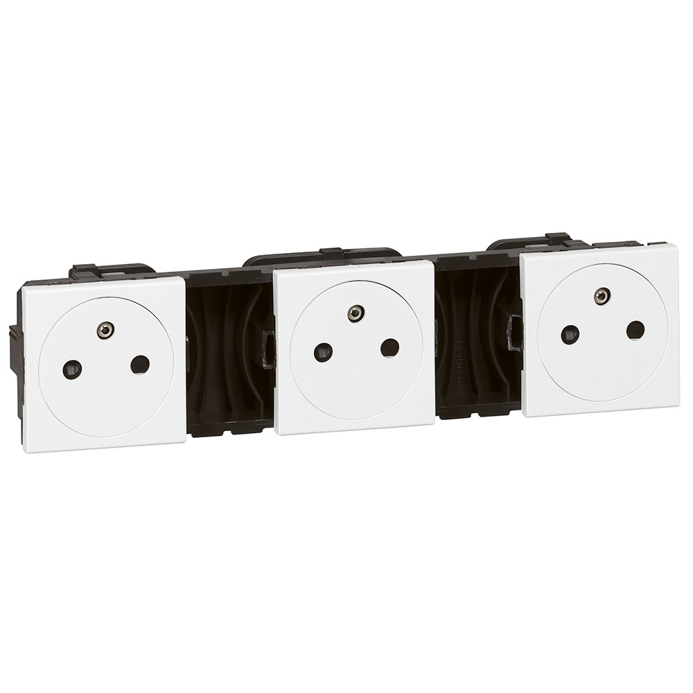 Triple prise de courant 2P+T Surface précâblées Mosaic 3×2 modules – blanc